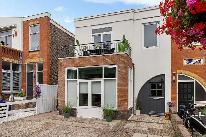 Twee-onder-één-kap te koop: Zeestraat 65, Centrum Zandvoort