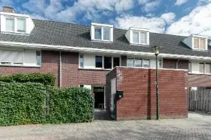 Tussenwoning te koop: Zeldenrustlaan 25, Raamsdonksveer Raamsdonksveer