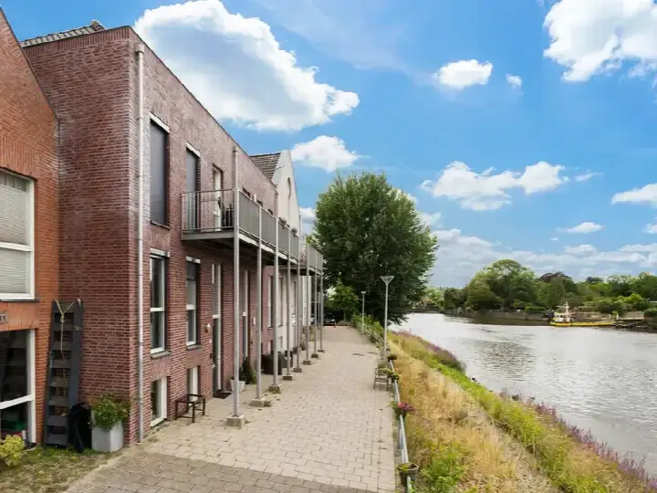 Tussenwoning te koop: Zellingkade 11, Gouderak Gouderak