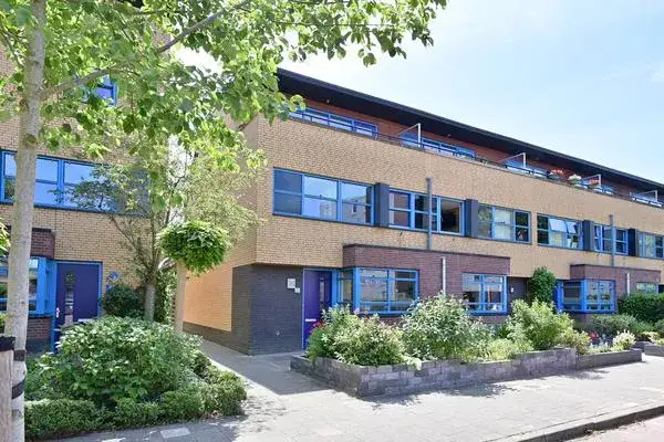 Hoekwoning te koop: Zenderstraat 21, Astronomische Buurt Hilversum