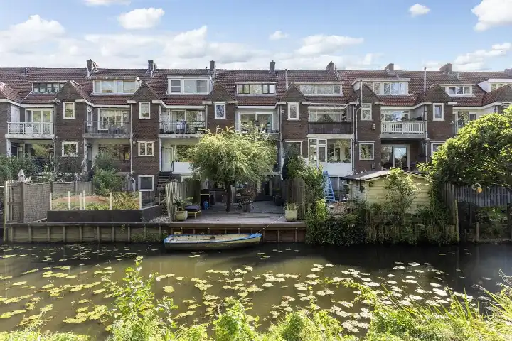Appartement te koop: Zestienhovensekade 199, Overschie Rotterdam