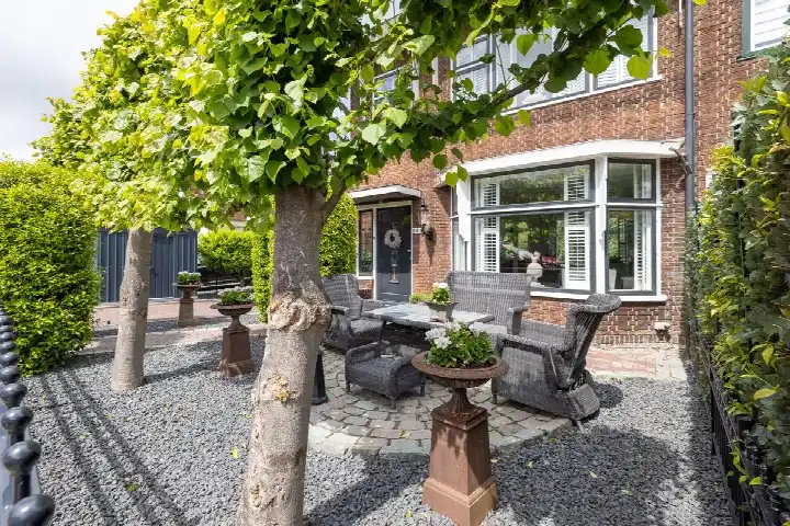 Corner house for sale: Zestienhovensekade 509, Zestienhoven Rotterdam