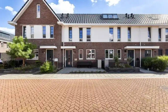 Tussenwoning te koop: Zeuven Heuvels 43, Verspreide huizen Wezepse Heide Wezep