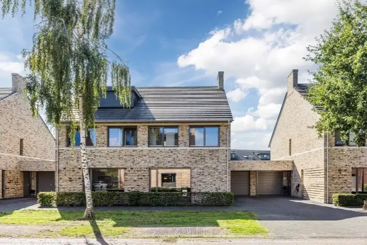 Tussenwoning te koop: Zierikzeestraat 12, Koolhoven Buiten Tilburg