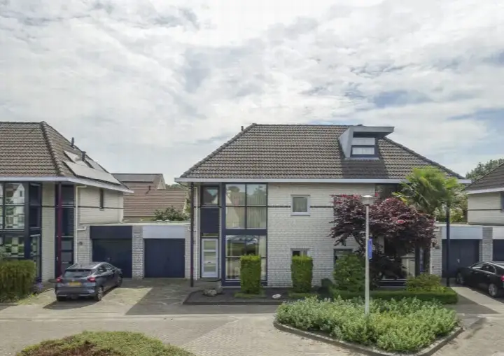 Terraced house for sale: Zilveren Maan 5, Heiakker-Oost Deurne