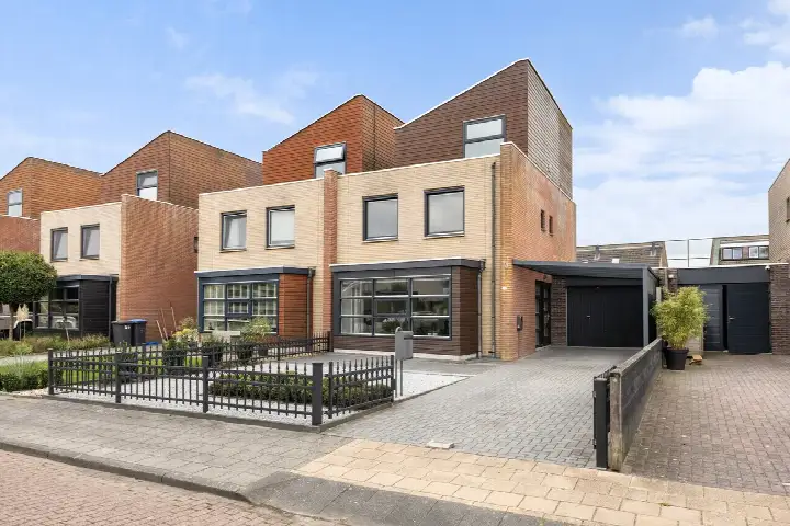 Terraced house for sale: Zomermeter 30, Duinterpen Sneek