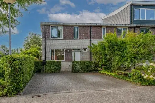 Corner house for sale: Zonland 115, Drielanden Groningen