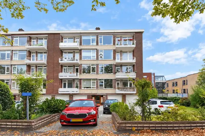 Apartment for sale: Zonnebloemstraat 35, Bloemenbuurt-West 'S-Gravenhage