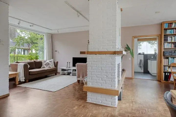 Corner house for sale: Zonnegaarde 71, Verspreide huizen Zoeterwoude