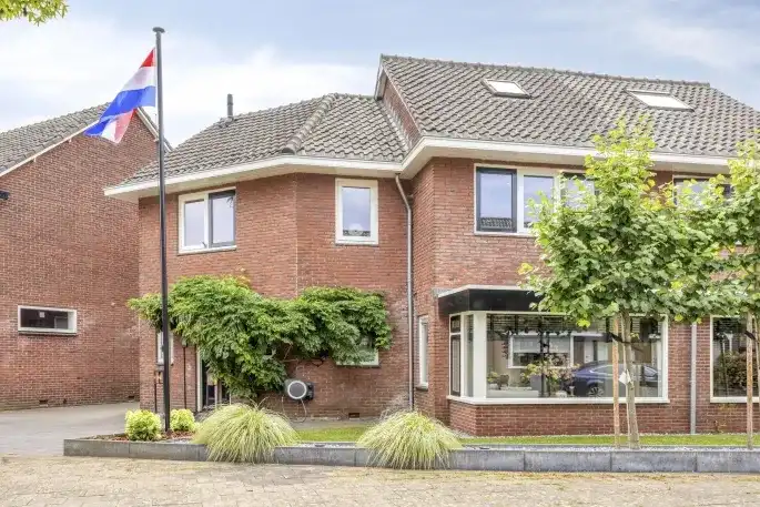 Twee-onder-één-kap te koop: Zonstraat 43, Tuindorp-Zuid Hengelo