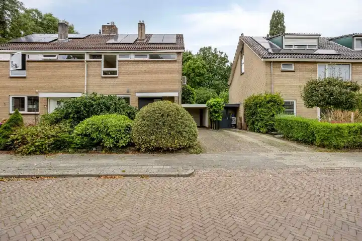 Twee-onder-één-kap te koop: Zoom 25, Aa-landen-Midden Zwolle
