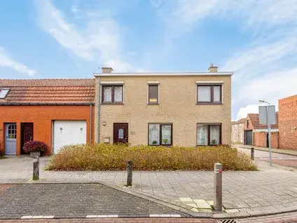 Corner house for sale: Zoutestraat 84, Carmel Hulst