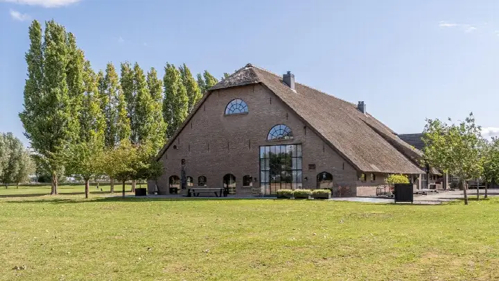 Vrijstaande woning te koop: Zuid-Kavelsedijk 3, Strijen Buitengebied Strijen