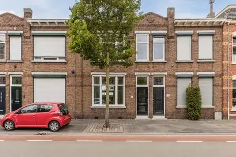 Tussenwoning te koop: Zuid-Oostsingel 13, Vestinggronden-Zuid Bergen Op Zoom