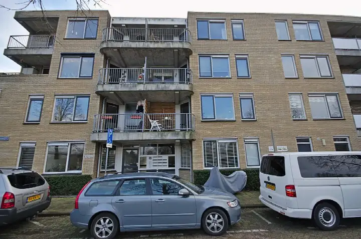 Appartement te huur: Zuiddiepje 48, Oud IJsselmonde Rotterdam