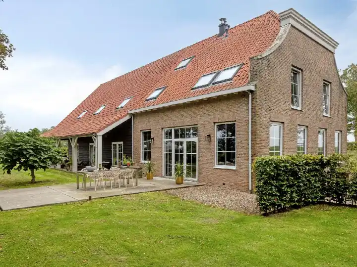 Vrijstaande woning te koop: Zuiddijk 3, Herkingen buitengebied Herkingen