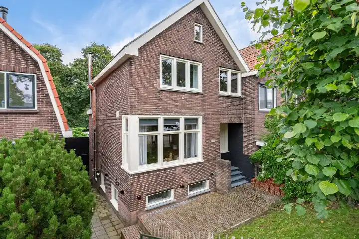 Semi-detached for sale: Zuiddijk 405H, Vijfhoekpark Zaandam