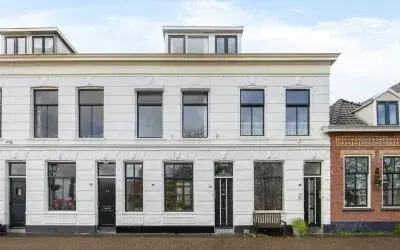 Tussenwoning te koop: Zuiddijk 42, Binnenstad Maassluis