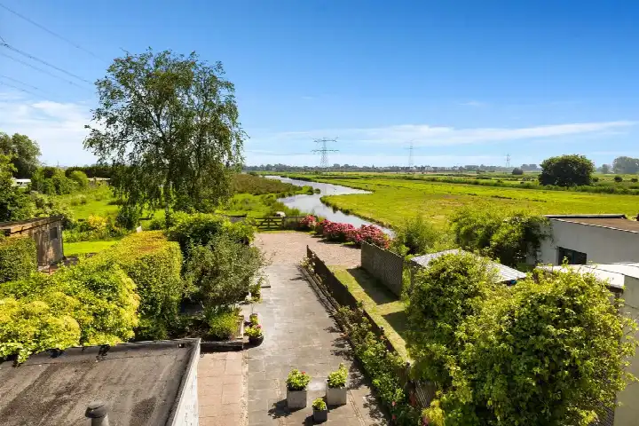 Hoekwoning te koop: Zuideinde 253, Zuideinde Oostzaan