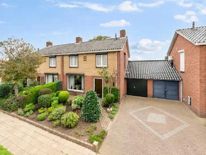 Tussenwoning te koop: Zuiderlaan 19, Didam-Zuid Didam