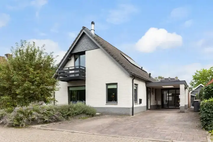 Vrijstaande woning te koop: Zuiderlaan 65, Zevenhuizen Apeldoorn