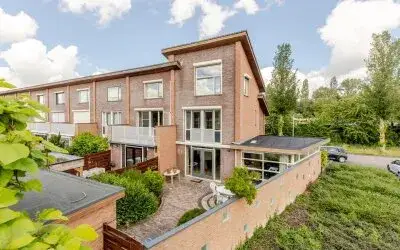 Corner house for sale: Zuiderparklaan 42, Eilandenbuurt Bergschenhoek
