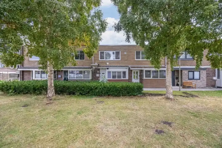 Terraced house for sale: Zuidervaart 54, Poelenburg Zuid Zaandam