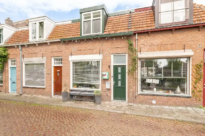 Terraced house for sale: Zuiderwal 18, Binnenstad Culemborg