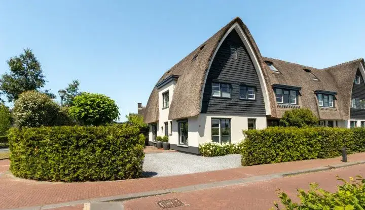 Corner house for sale: Zuiderzeedreef 1, Blaricummermeent Blaricum