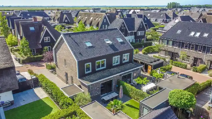 Twee-onder-één-kap te koop: Zuiderzeedreef 11, Blaricummermeent Blaricum