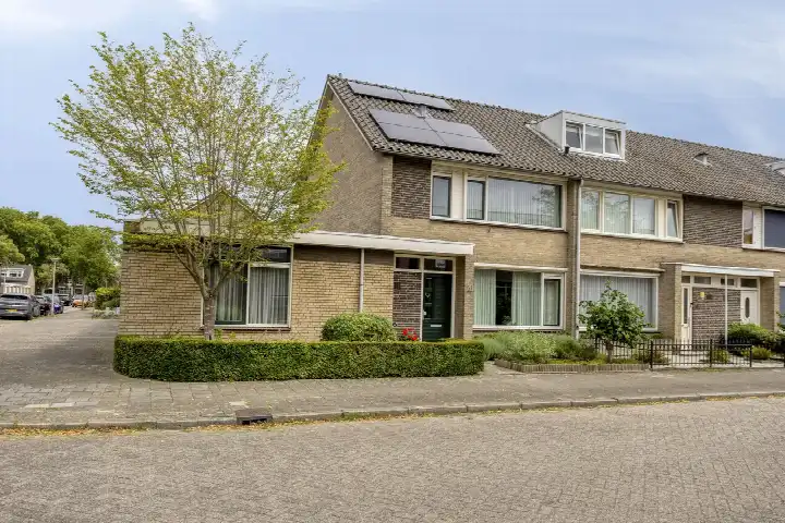 Tussenwoning te koop: Zuiderzeelaan 20, Woenselse Heide Eindhoven