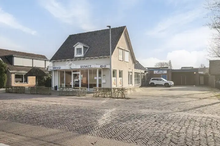 Vrijstaande woning te koop: Zuiderzeestraatweg 513, Wezep-Centrum Wezep