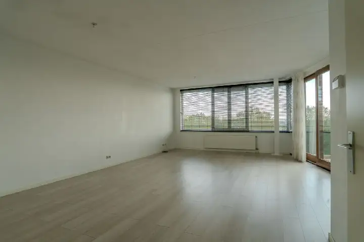 Apartment for rent: Zuidpoolsingel 374, Europaplein Alphen Aan Den Rijn
