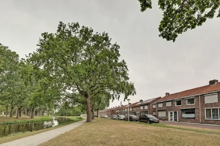 Tussenwoning te koop: Zuidwal 45, Steenbergen-Centrum Steenbergen