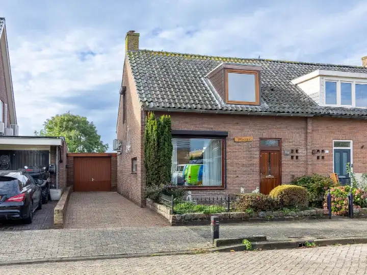 Semi-detached for sale: Zuidwenk 102, Spakenburg Bunschoten-Spakenburg