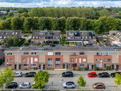 Tussenwoning te koop: Zuidzijdsedijk 30, Hoogvliet Noord Hoogvliet Rotterdam