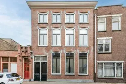 Tussenwoning te koop: Zusterstraat 4, Benedenstad Gorinchem