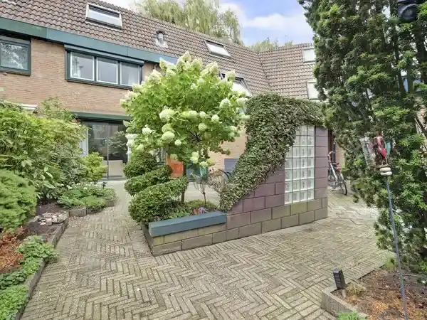 Tussenwoning te koop: Zwaluw 48, Hoogvliet Zuid Hoogvliet Rotterdam