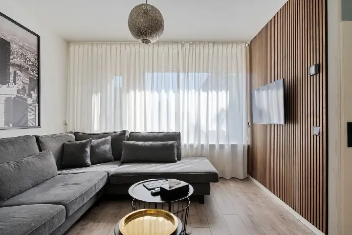 Tussenwoning te koop: Zwaluwoever 12, Vogelbuurt Delfzijl