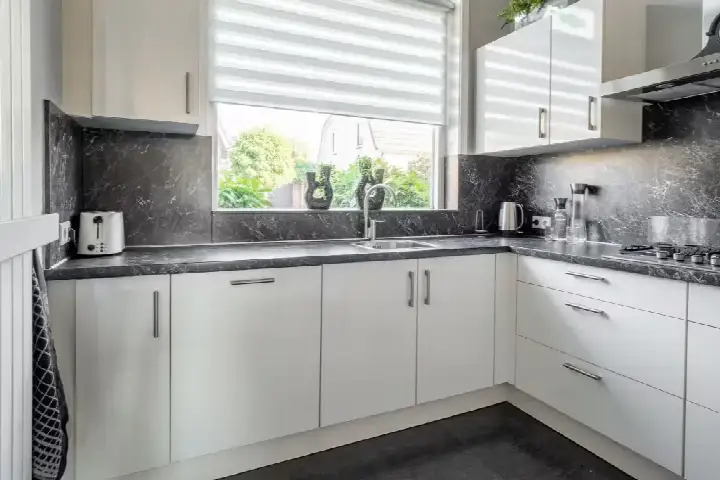 Tussenwoning te koop: Zwaluwstraat 10, De Noork Hengelo