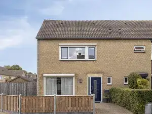 Semi-detached for sale: Zwaluwstraat 12, Puienput Hulst