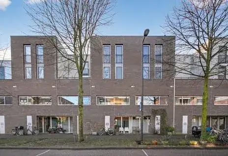 Terraced house for sale: Zwanebloemlaan 214, Rieteilanden-West Amsterdam