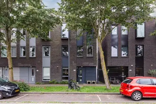 Corner house for sale: Zwanebloemlaan 270, Rieteilanden-West Amsterdam