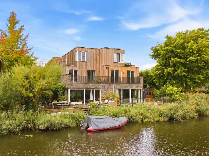Twee-onder-één-kap te koop: Zwanebloemlaan 35, Rieteilanden-West Amsterdam
