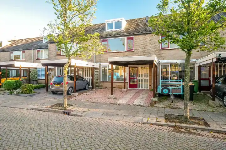 Tussenwoning te koop: Zwanenlaan 14, Vogelbuurt Anna Paulowna