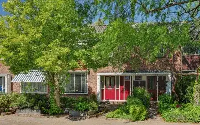 Tussenwoning te koop: Zwanensingel 16, Verspreide huizen Velp-Zuidoost Velp