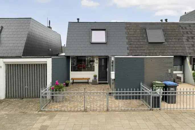Tussenwoning te koop: Zwanenveld 3313, Zwanenveld Nijmegen