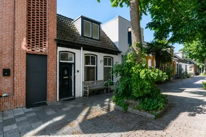 Tussenwoning te koop: Zwarteweg 8, Noorderplantsoenbuurt Groningen