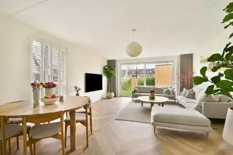 Corner house for sale: Zwembaan 190, Vijfsluizen Vlaardingen