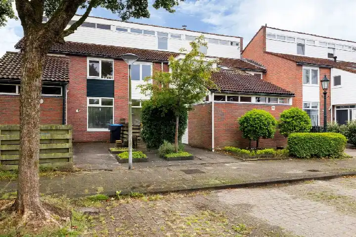 Tussenwoning te koop: Zwenkgras 24, Aldlân-West Leeuwarden